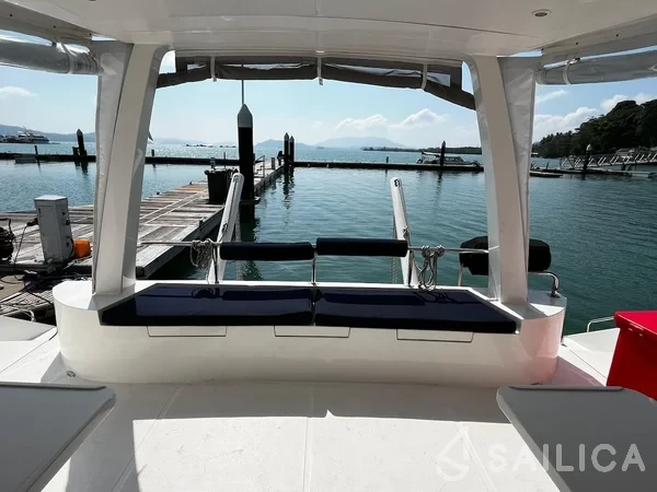 Island Spirit 410 - Yacht Charter Sailica