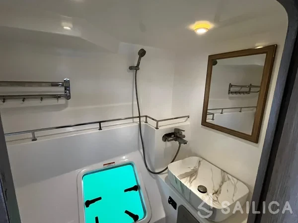Island Spirit 410 - Yacht Charter Sailica