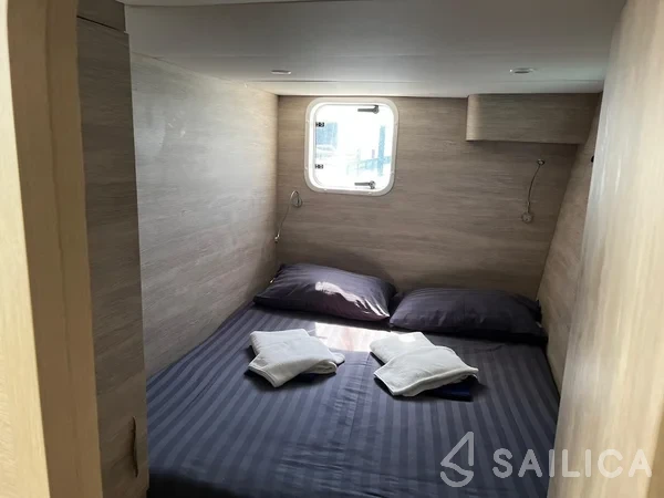 Island Spirit 410 - Yacht Charter Sailica