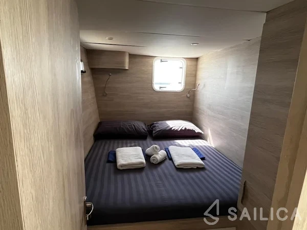 Island Spirit 410 - Yacht Charter Sailica