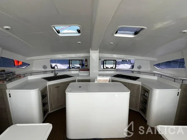 Island Spirit 410 - Yacht Charter Sailica