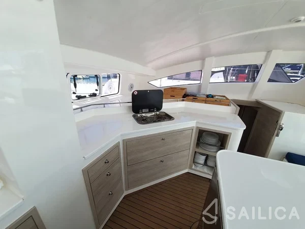 Island Spirit 410 - Yacht Charter Sailica