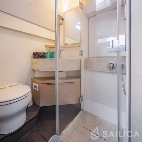 Lagoon 55 - Yacht Charter Sailica