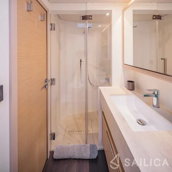 Lagoon 55 - Yacht Charter Sailica