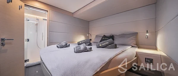 Lagoon 55 - Yacht Charter Sailica