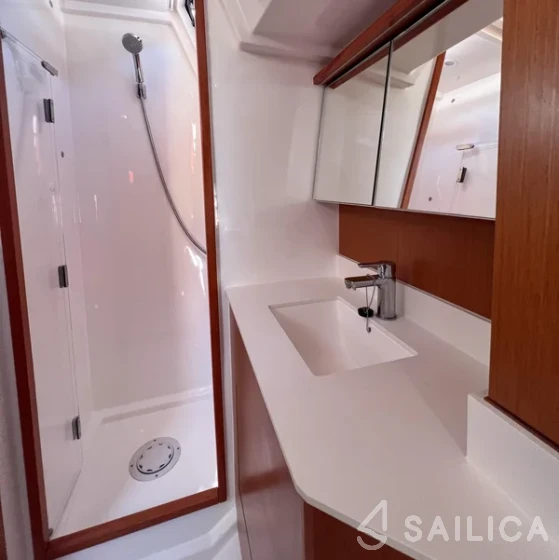 Bavaria C45 - Yacht Charter Sailica