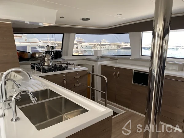 Bali 4.6 - Yacht Charter Sailica