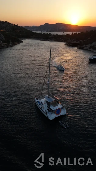 Bali 4.6 - Yacht Charter Sailica