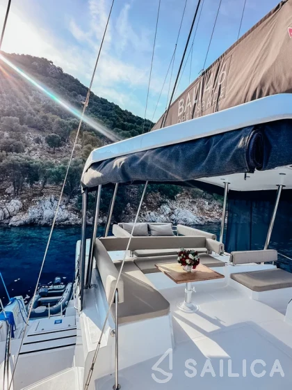 Bali 4.6 - Yacht Charter Sailica