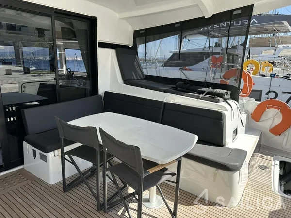 Lagoon 42 - Yacht Charter Sailica