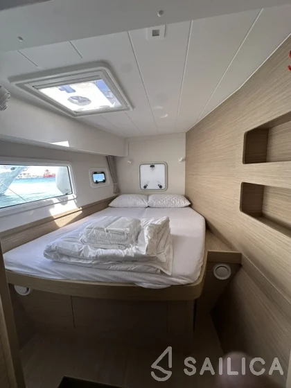 Lagoon 42 - Yacht Charter Sailica