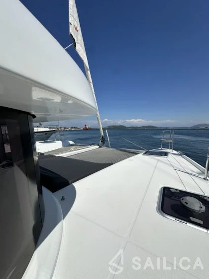 Lagoon 42 - Yacht Charter Sailica