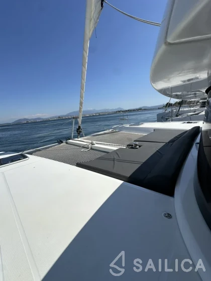 Lagoon 42 - Yacht Charter Sailica
