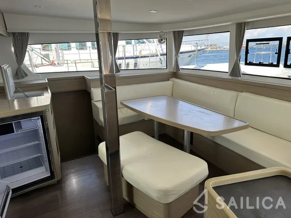 Lagoon 42 - Yacht Charter Sailica