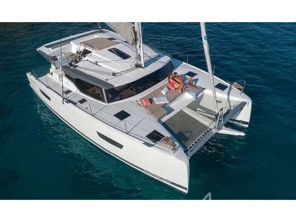 Astréa 42 - Yacht Charter Sailica