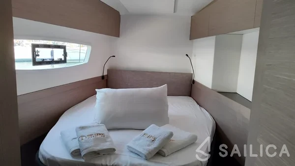 Astréa 42 - Yacht Charter Sailica
