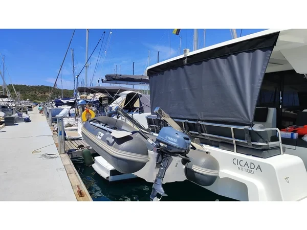 Astréa 42 - Yacht Charter Sailica