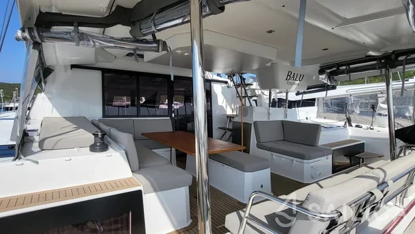 Elba 45 - Yacht Charter Sailica