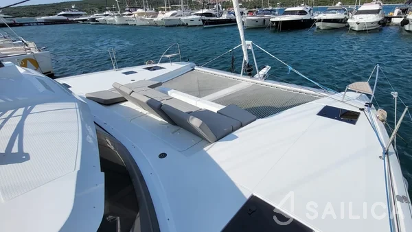 Elba 45 - Yacht Charter Sailica