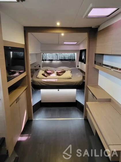 Elba 45 - Yacht Charter Sailica