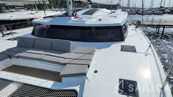 Elba 45 - Yacht Charter Sailica