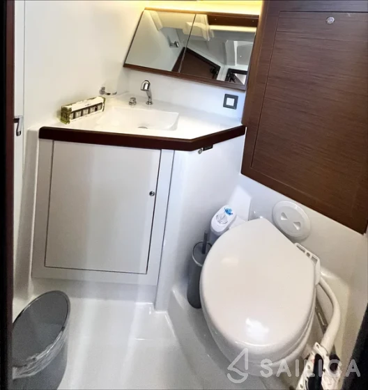 Oceanis 46.1 - Yacht Charter Sailica