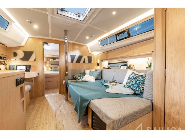 Bavaria C42 - Yacht Charter Sailica