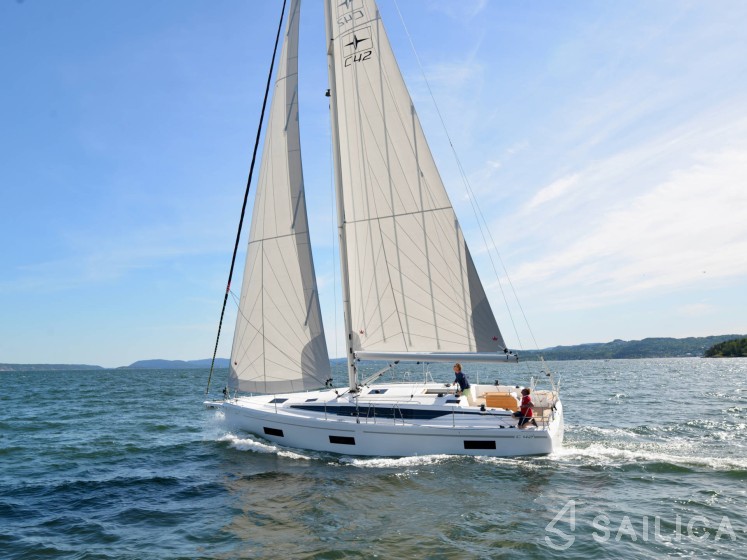Bavaria C42 - Yacht Charter Sailica