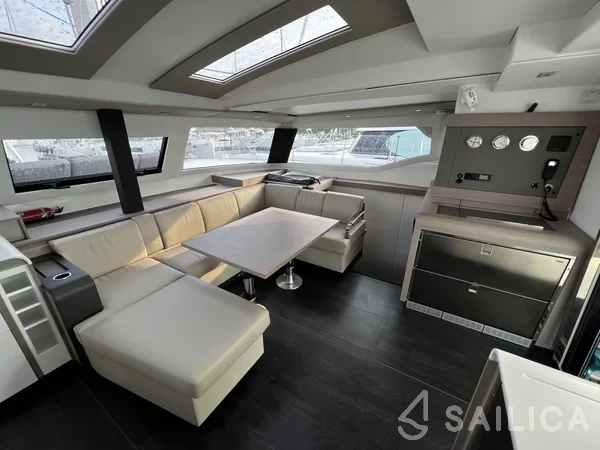 Elba 45 - Yacht Charter Sailica