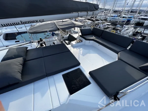 Elba 45 - Yacht Charter Sailica