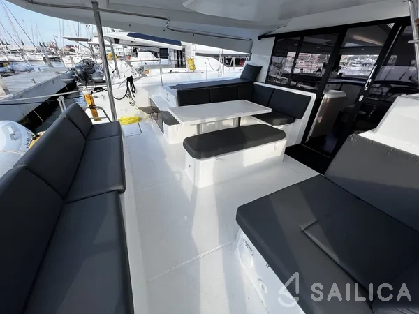 Elba 45 - Yacht Charter Sailica