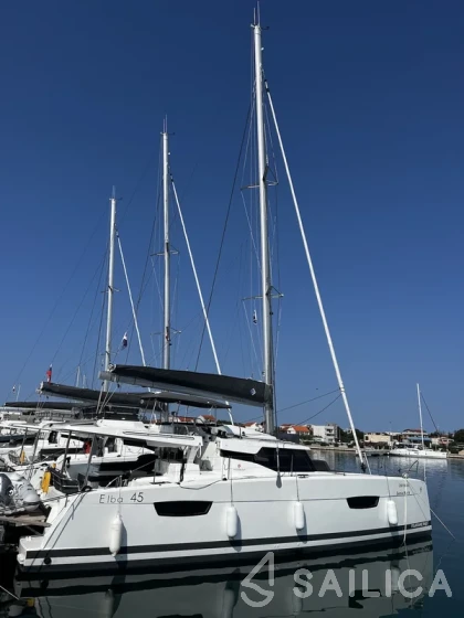 Elba 45 - Yacht Charter Sailica