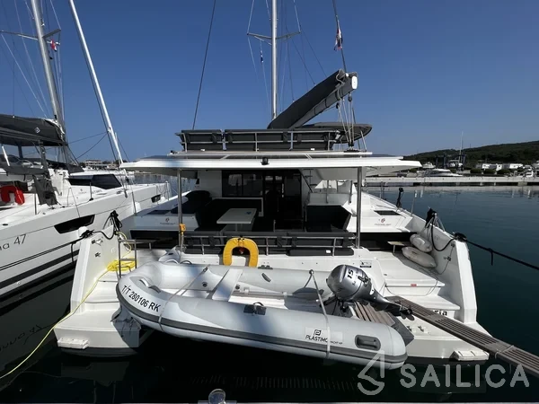 Elba 45 - Yacht Charter Sailica
