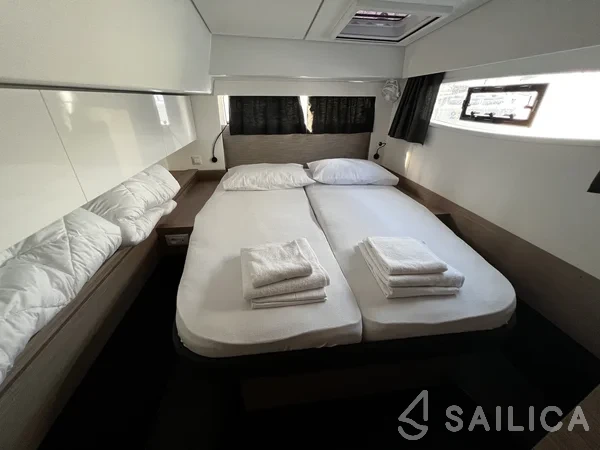 Elba 45 - Yacht Charter Sailica