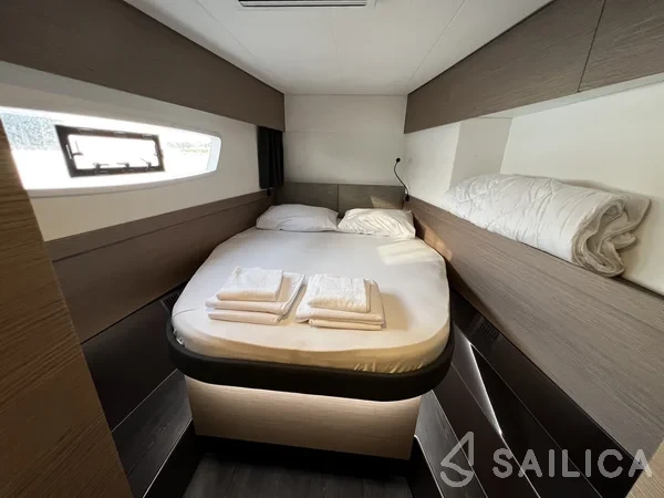 Elba 45 - Yacht Charter Sailica