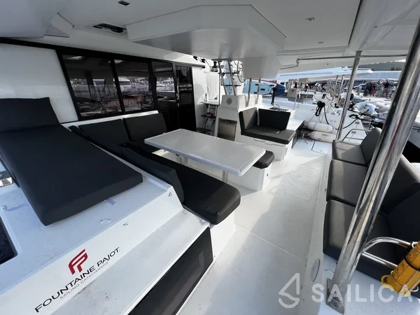 Elba 45 - Yacht Charter Sailica