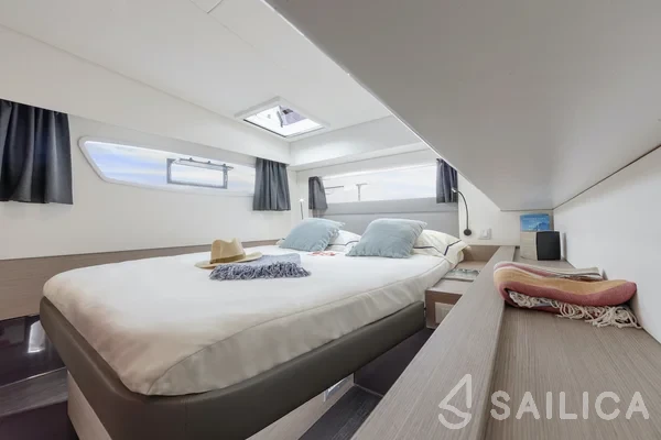 Elba 45 - Yacht Charter Sailica