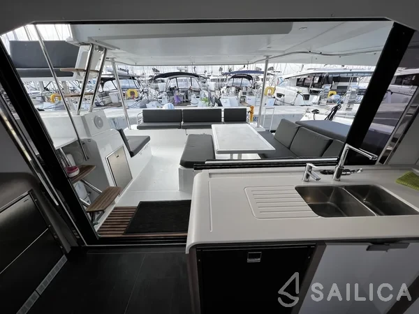 Elba 45 - Yacht Charter Sailica
