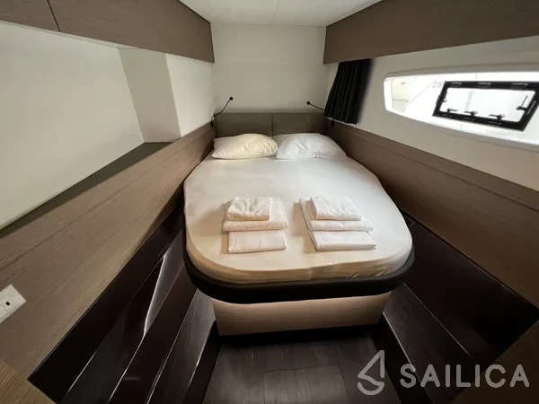 Elba 45 - Yacht Charter Sailica