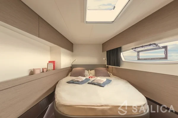 Elba 45 - Yacht Charter Sailica