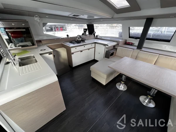 Elba 45 - Yacht Charter Sailica