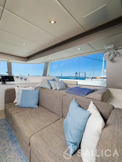 Sunreef 50 - Yacht Charter Sailica