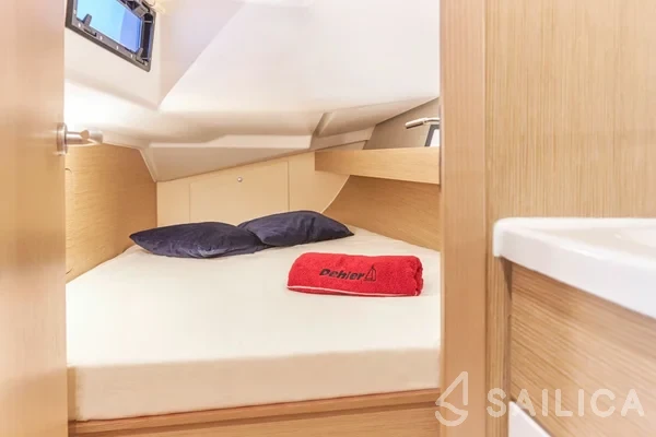 Dehler 38 SQ - Yacht Charter Sailica