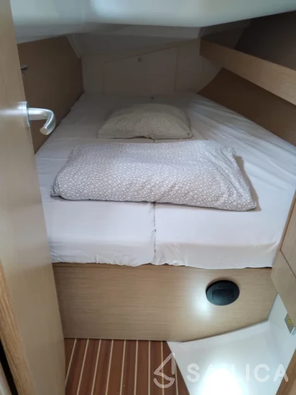 Dehler 38 SQ - Yacht Charter Sailica