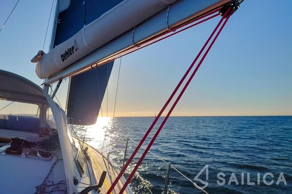 Dehler 38 SQ - Yacht Charter Sailica