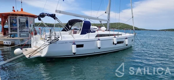 Oceanis 40.1 - Yacht Charter Sailica