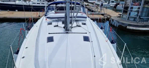 Oceanis 40.1 - Yacht Charter Sailica