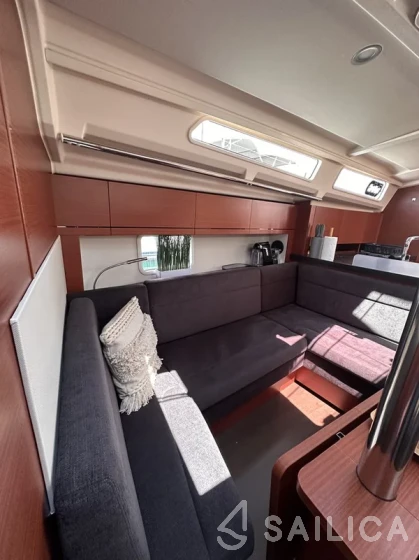 Hanse 388 - Yacht Charter Sailica