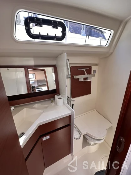 Hanse 388 - Yacht Charter Sailica