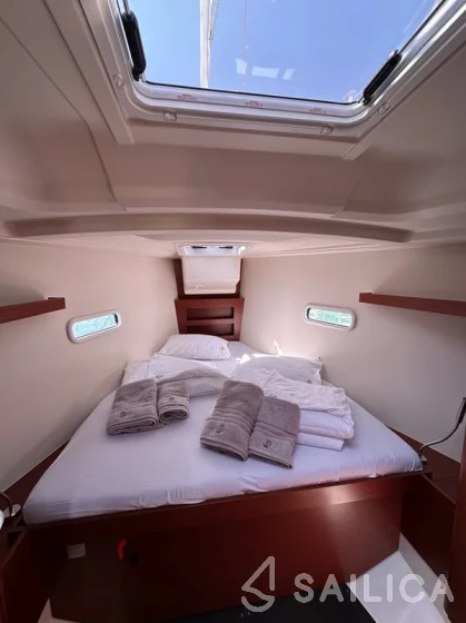 Hanse 388 - Yacht Charter Sailica